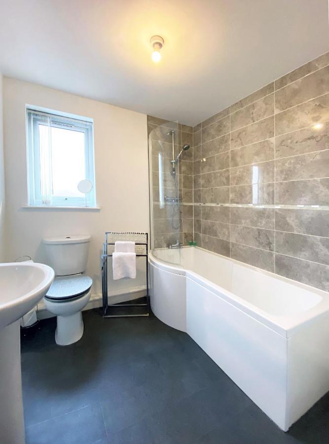 Air Host And - Young House One - 2 Bedroom Sleeps 5 *