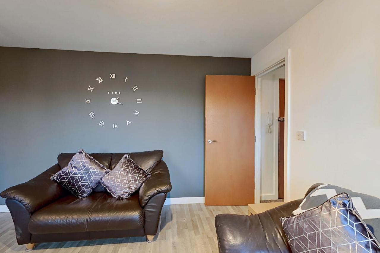 Air Host And - Young House One - 2 Bedroom Sleeps 5 Apartment Liverpool